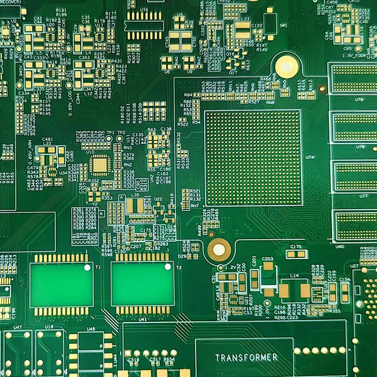 Jak výroba PCB podporuje vývoj elektronického průmyslu s jeho základními charakteristikami?