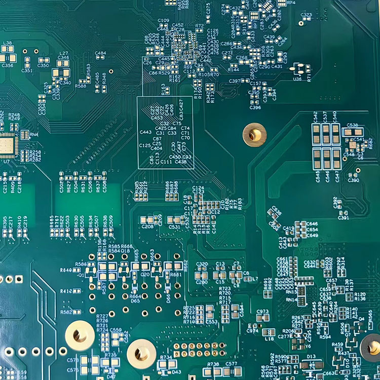 Jaký je dopad vícevrstvých desek plošných spojů na budoucnost elektronického průmyslu?